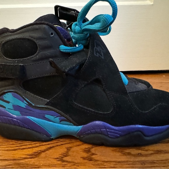 Jordan 8 - Picture 2 of 5